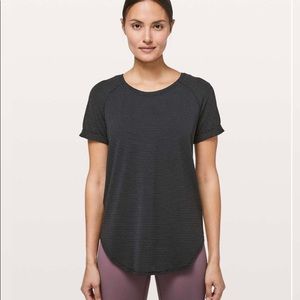 NWT Lululemon Open Up Tie Back Tee Blk (first ed)